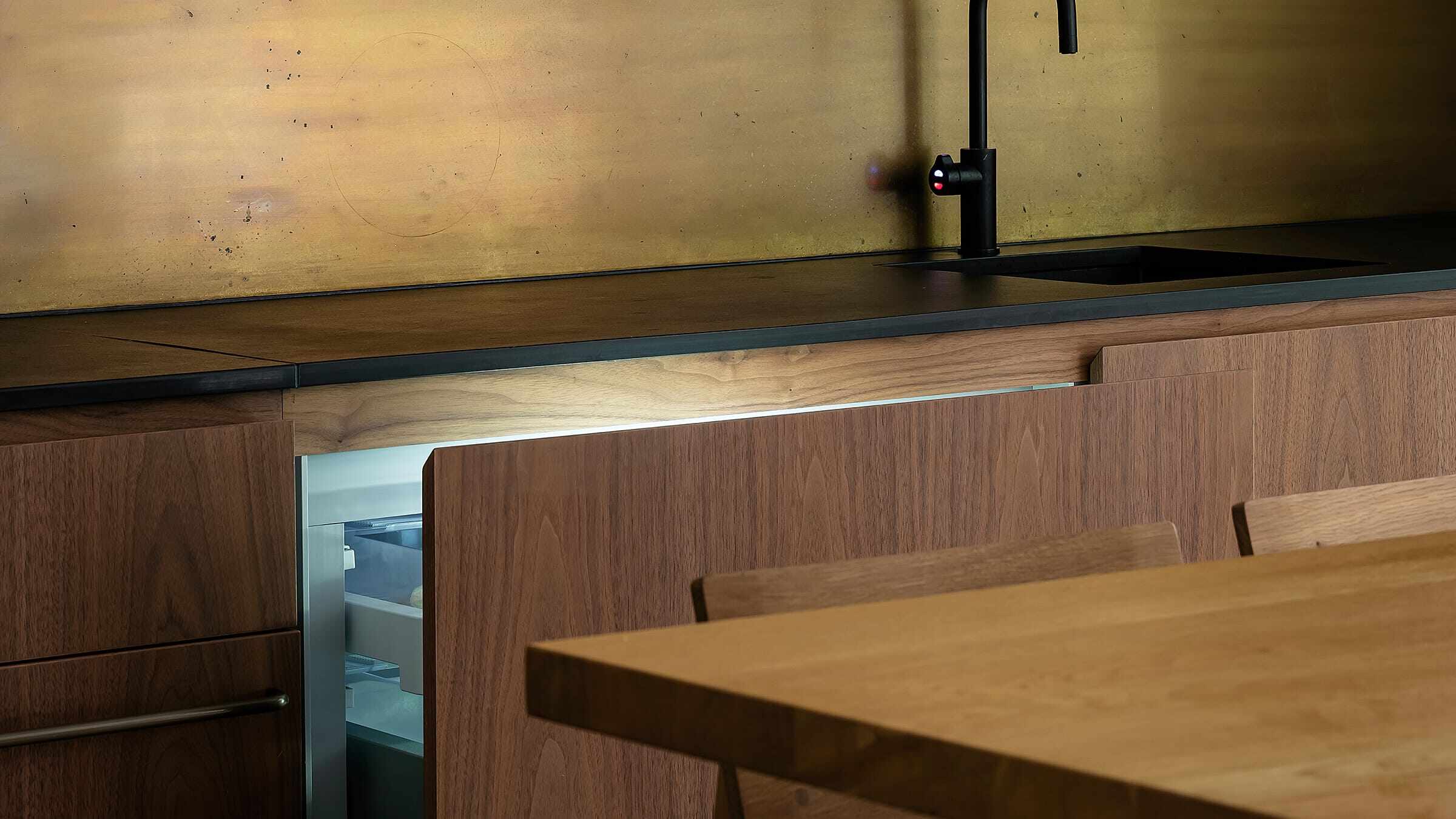 Fisher & Paykel Integrated CoolDrawer™ multi-temperature drawer front view