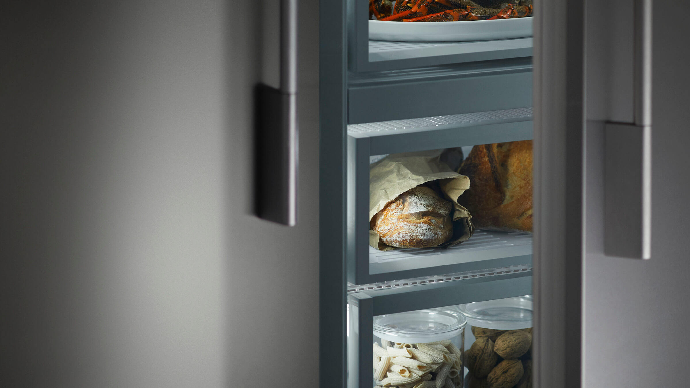 Cold platter of fresh seafood stored in a Chill mode compartment