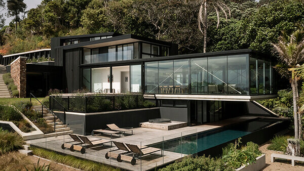 Mahuika Beach House outside view