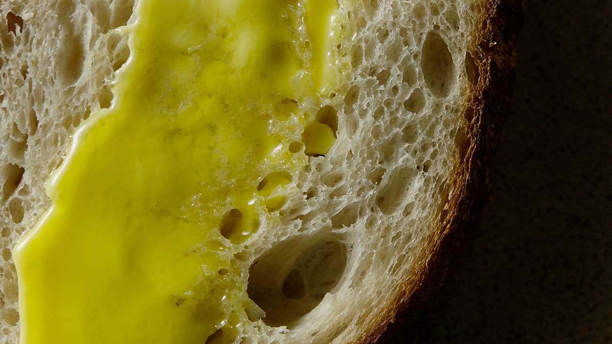 Companion appliances installed beneath a cooktop, supporting coordinated cooking performance